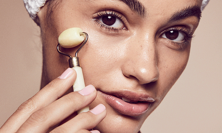 7 Reasons Why You Need to Add a Face Roller to Your Beauty Routine