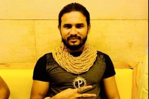 Obsessed with gold! This man owns gold shoes, rings & iPhone cover