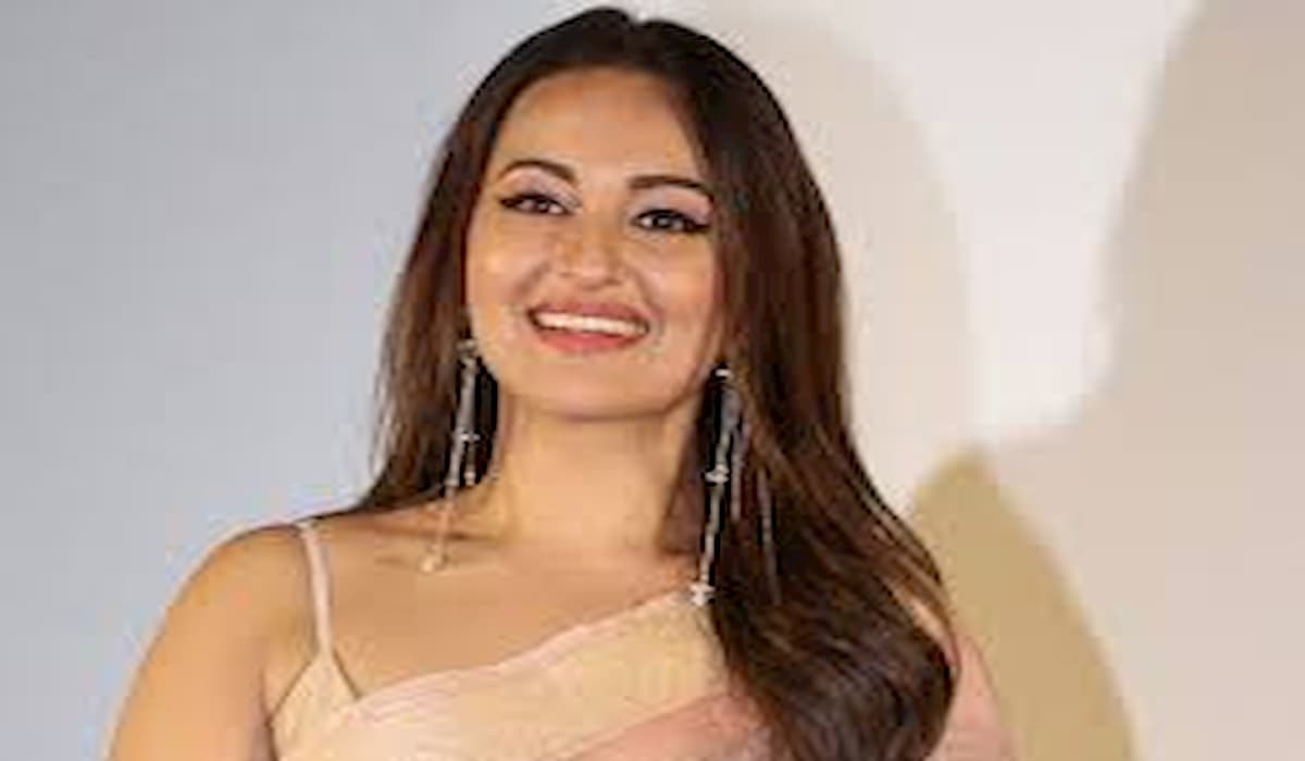 Sonakshi Sinha Deactivates Her Twitter Account
