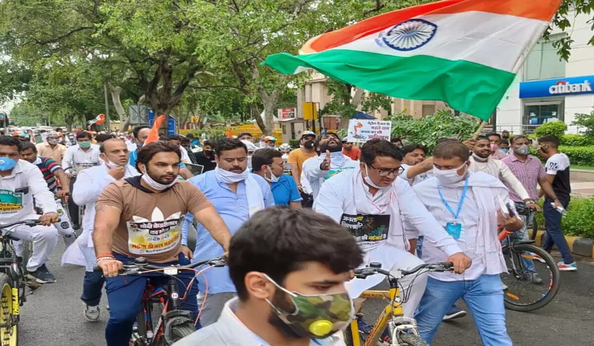 Delhi Congress Chief Welcomes Kejriwal Govt’s Move to Reduce Vat on Diesel