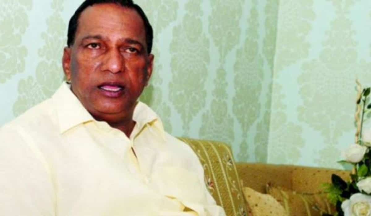 Malla Reddy Colleges not pay salary to teachers