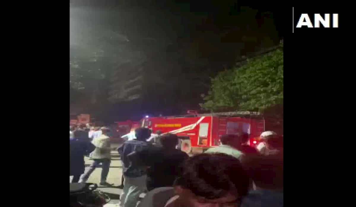 2 died in a fire in Kolkata's Ganesh Chandra Avenue