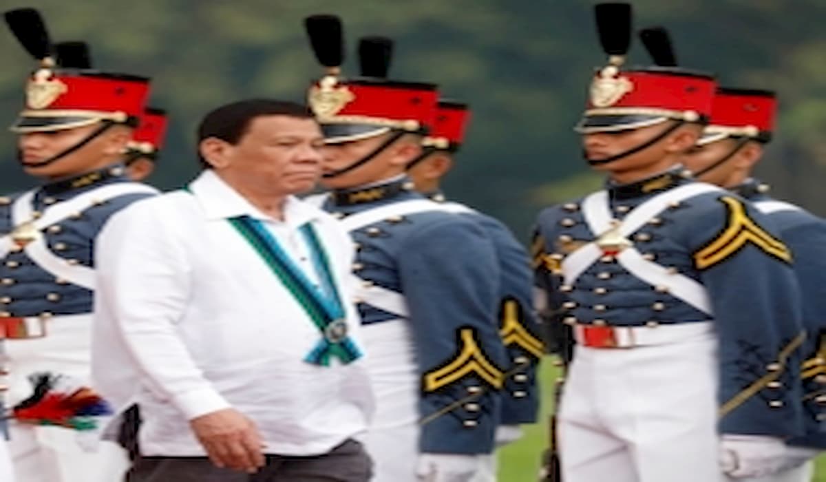 Philippine Troops, Ministers Receive Vaccine Without Approval